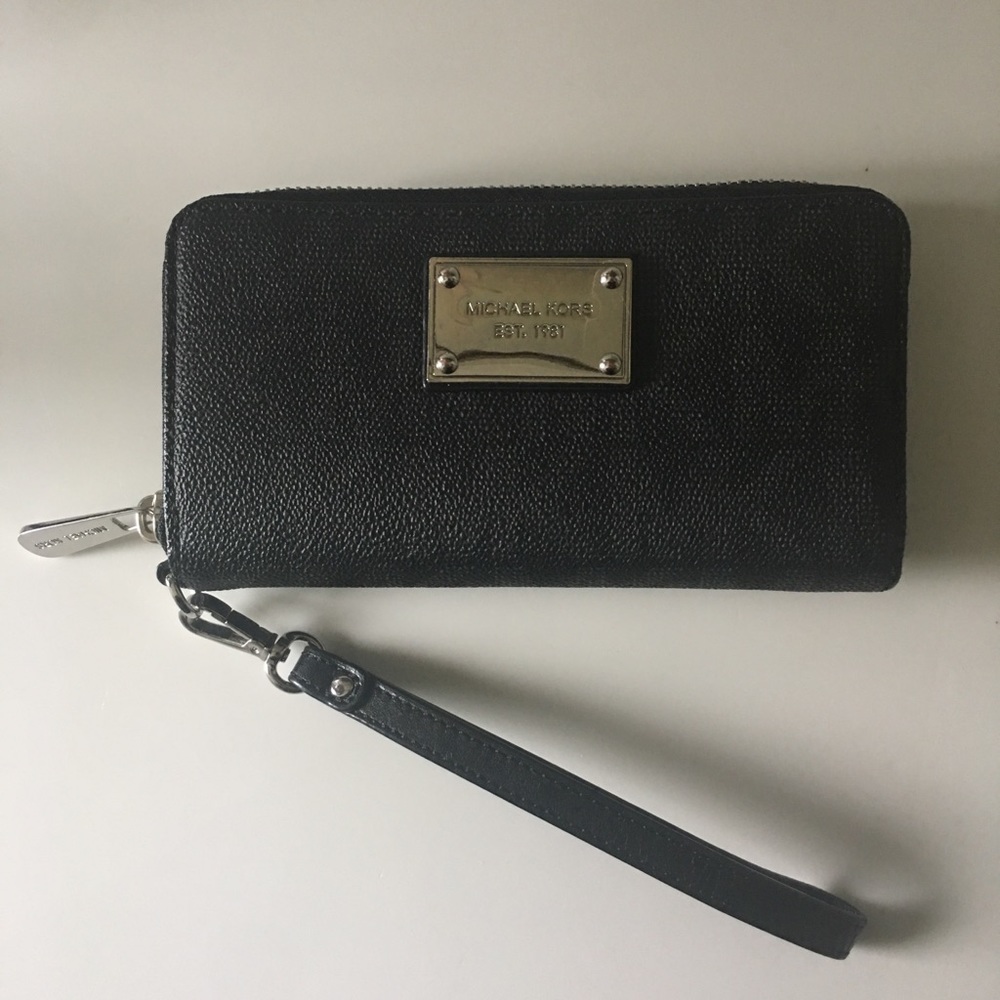 Michael Kors Wristlet Wallet